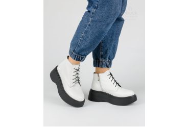 Демісезонні жіночі черевики Morento C261-2303 white